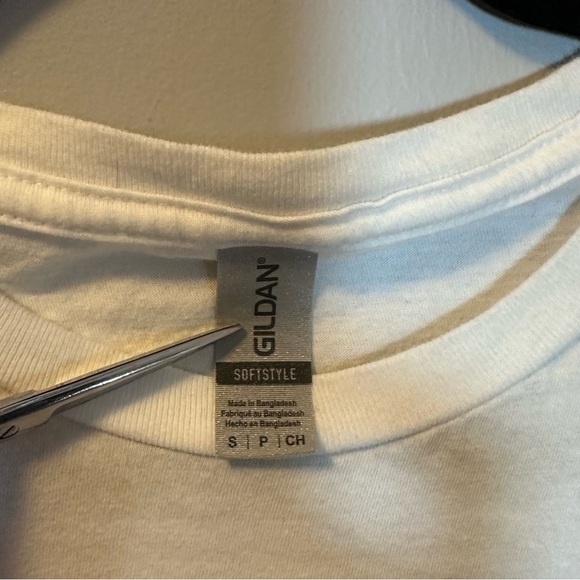 U2 tee shirt live at Spear has small stain as seen in pictures 2023 - Picture 5 of 5